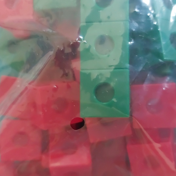Connecting Math Cubes Green & Red - Picture 1 of 1